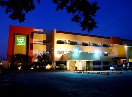 Grand Regal Hotel Bacolod Extérieur photo