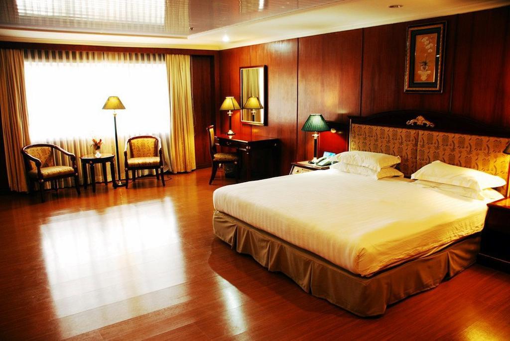 Grand Regal Hotel Bacolod Chambre photo
