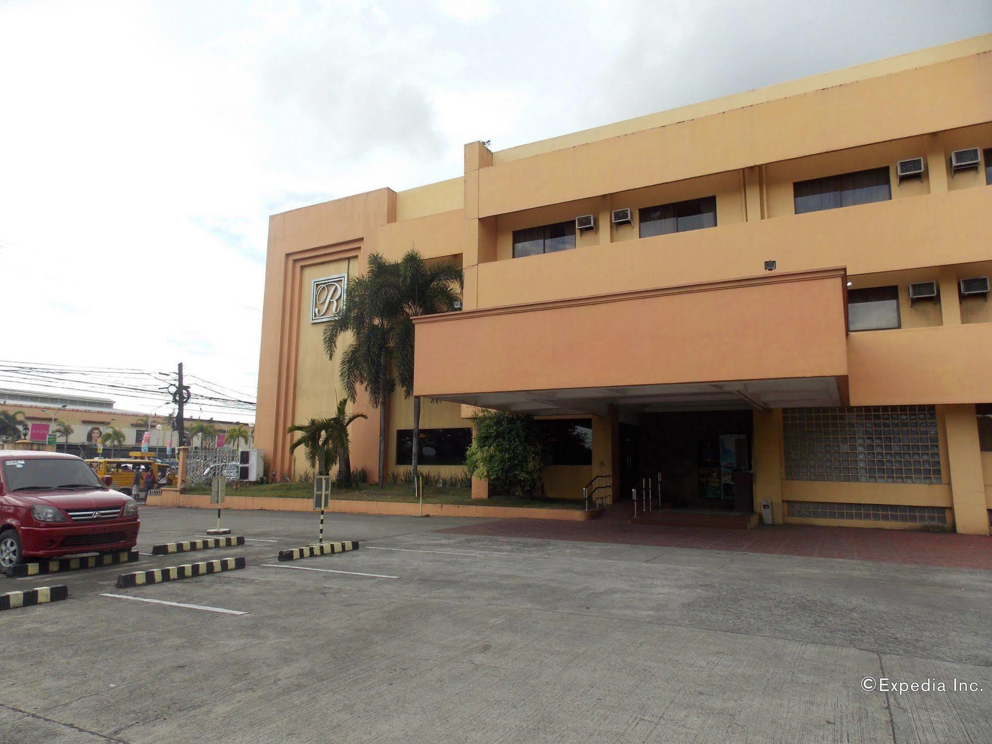 Grand Regal Hotel Bacolod Extérieur photo