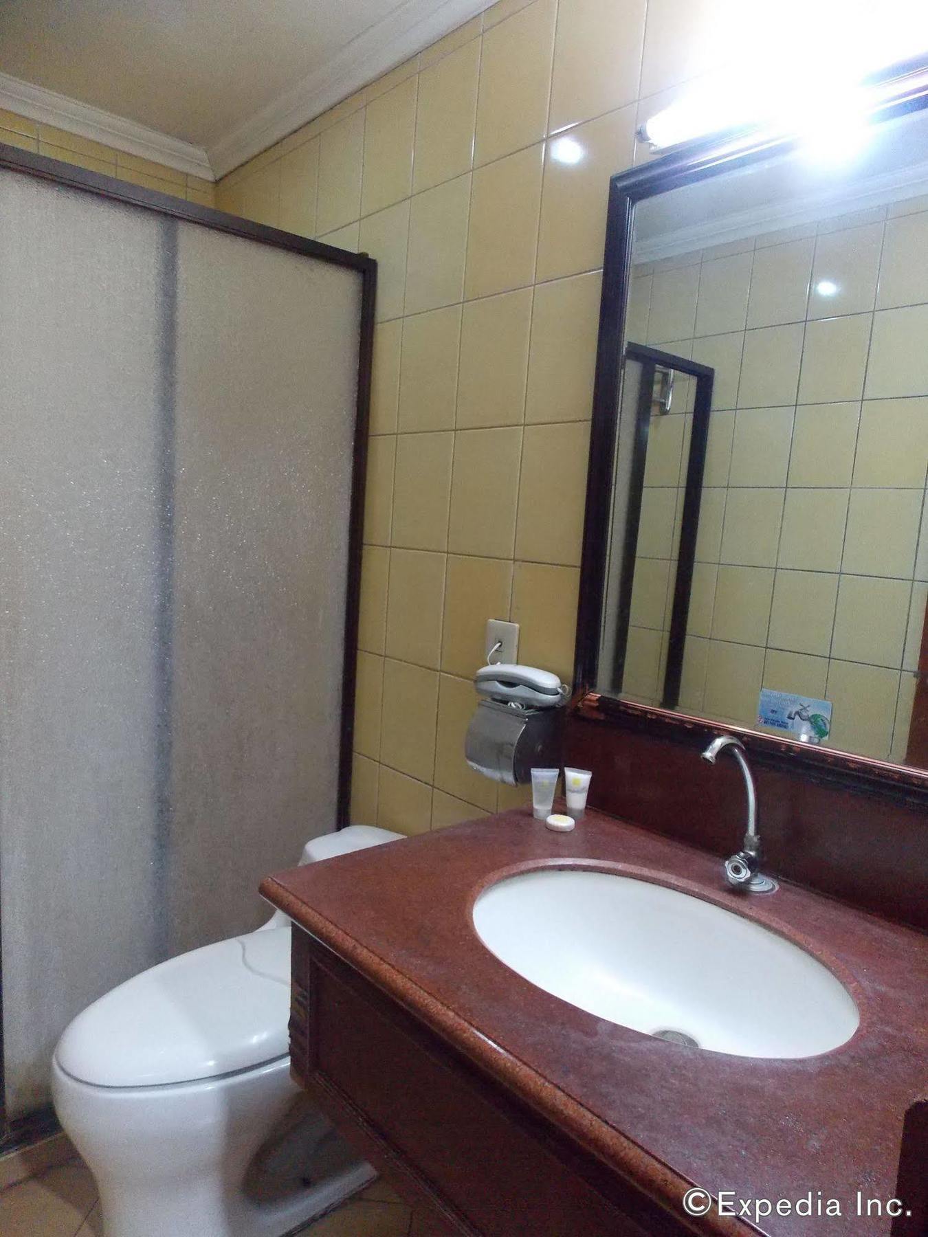 Grand Regal Hotel Bacolod Extérieur photo