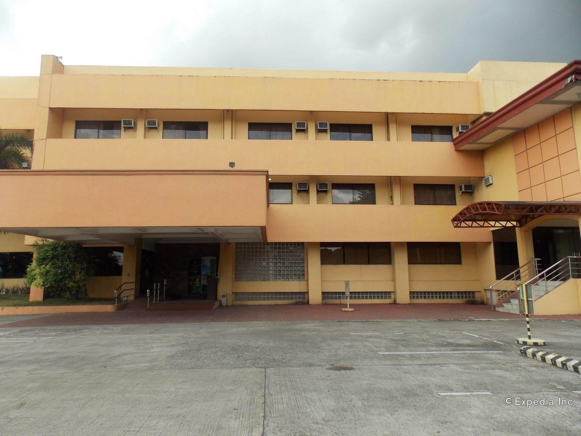 Grand Regal Hotel Bacolod Extérieur photo