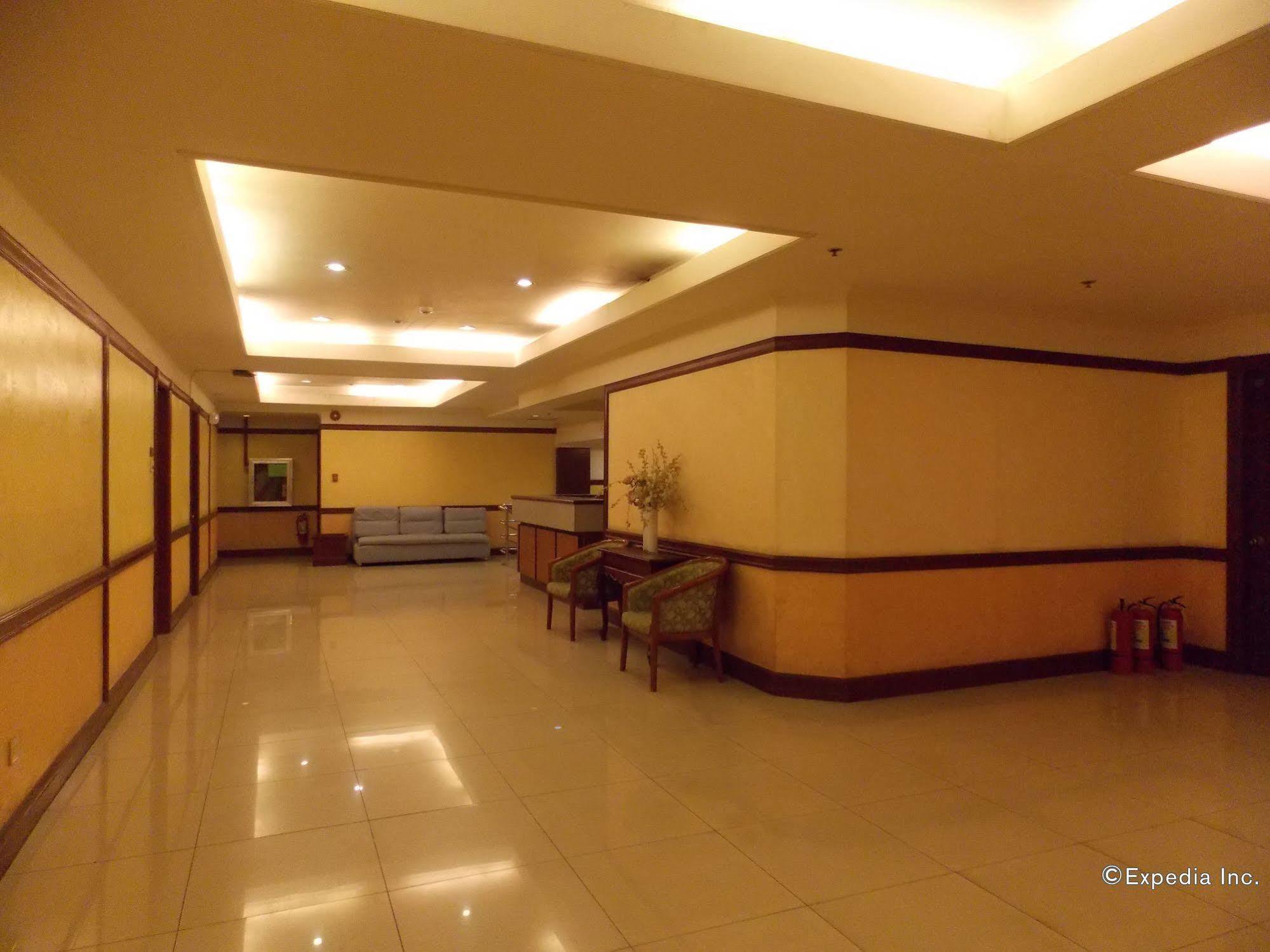 Grand Regal Hotel Bacolod Extérieur photo