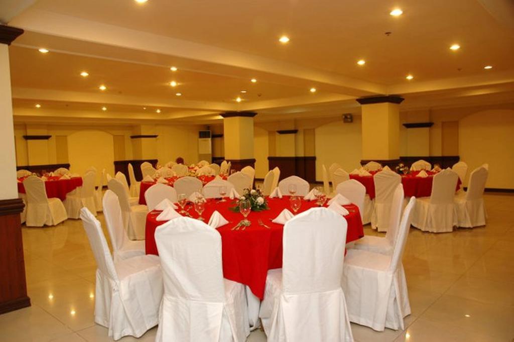 Grand Regal Hotel Bacolod Extérieur photo