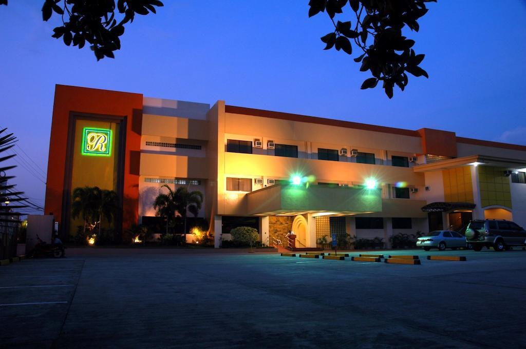 Grand Regal Hotel Bacolod Extérieur photo